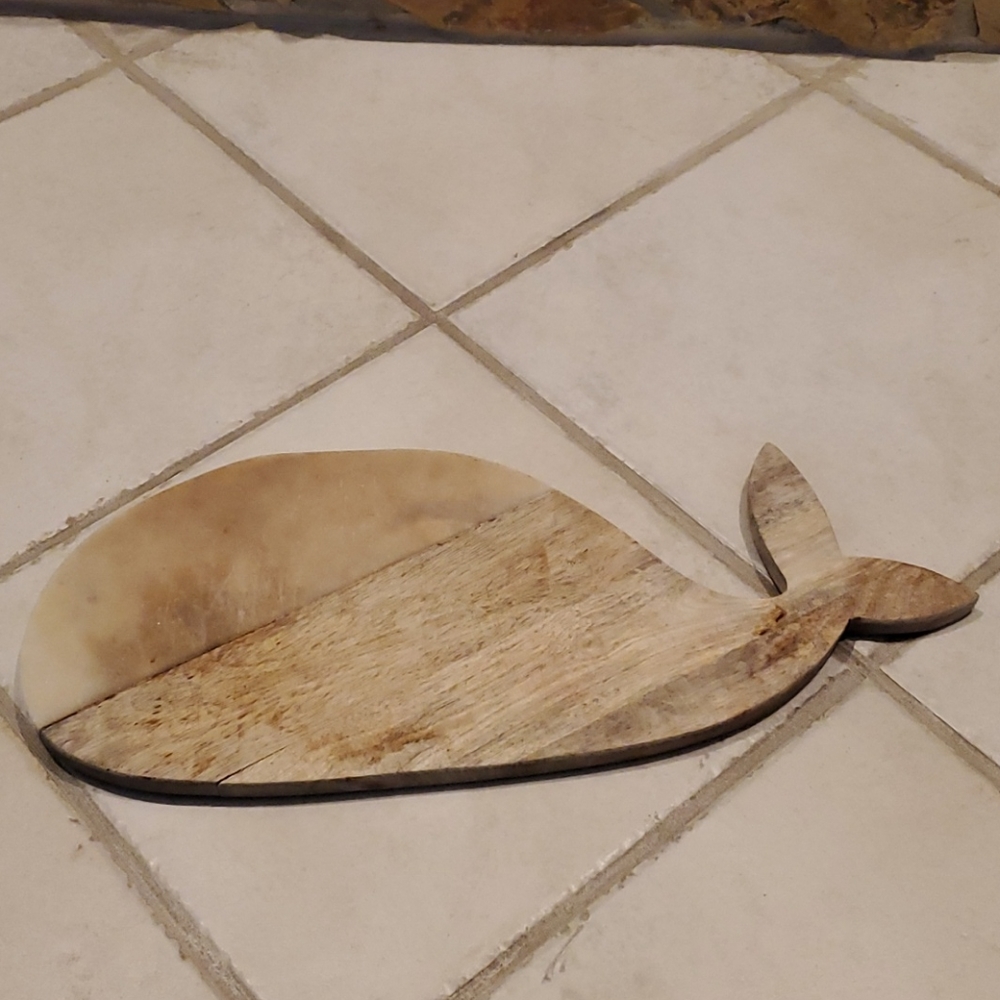Whale cutting/cheese board